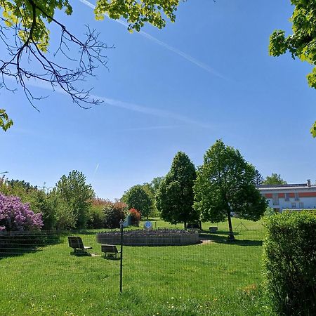 Centrum Mariapoli Прага Екстериор снимка
